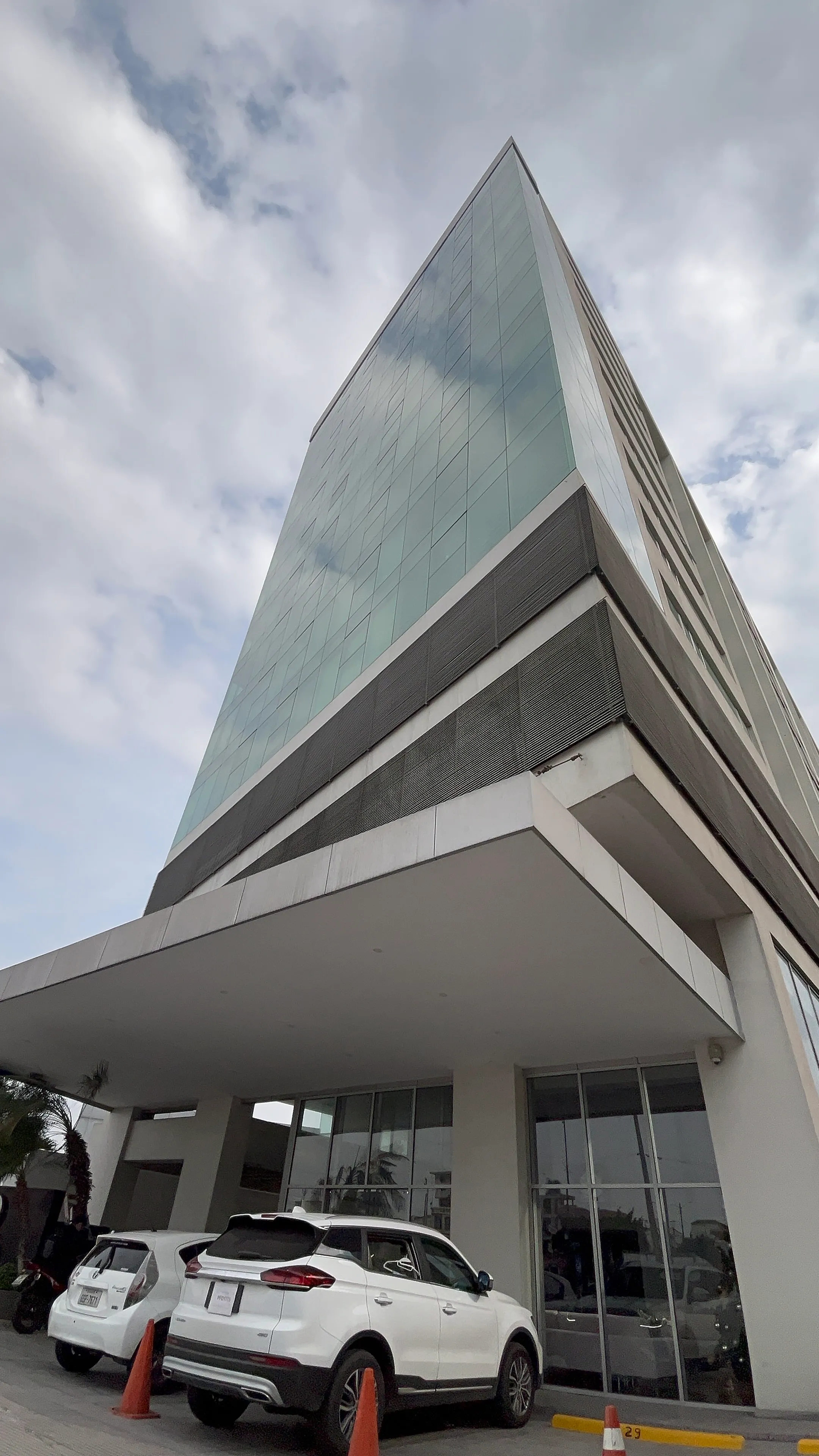 Edificio QUO LUXURY APARTAMENTOS 