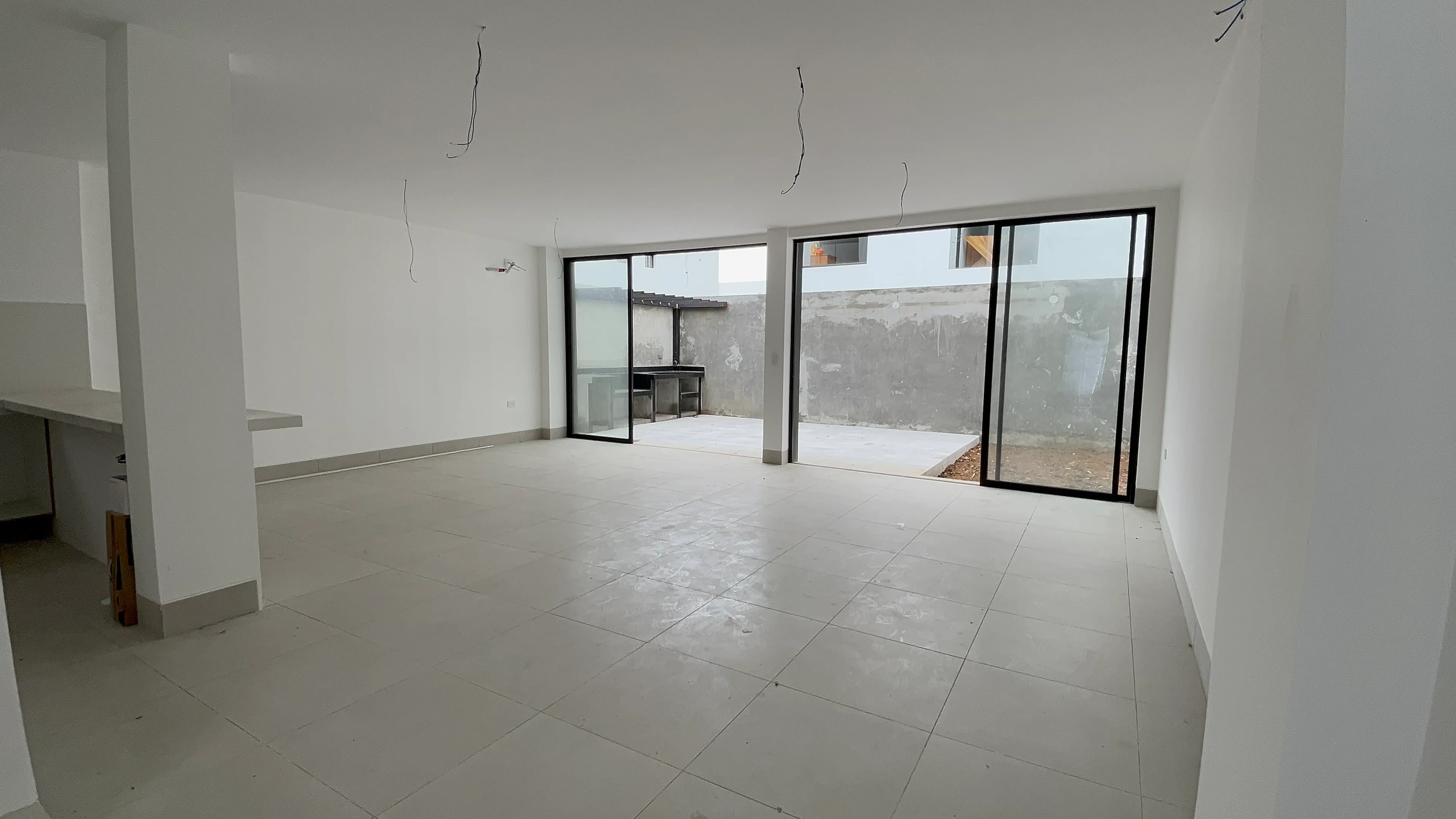 CASA 3 DORMITORIOS EN URBANIZACIÒN LA COSTA SAMBORONDÒN  - 2